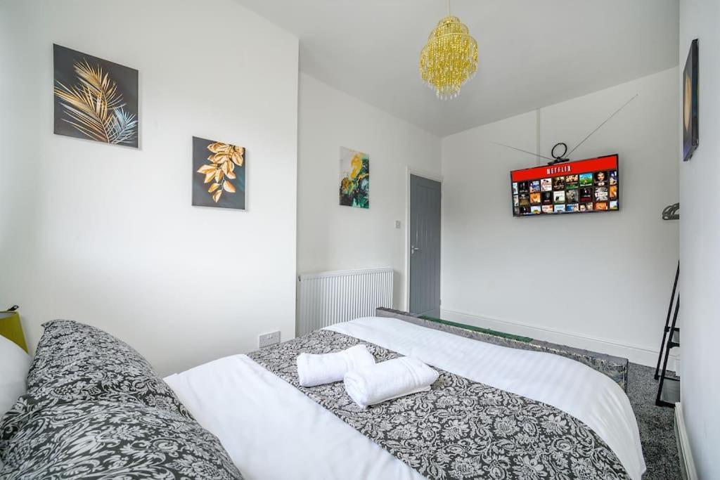 -16Pt- For Your Relaxed & Cosy Stay & Free Parking Лидс Экстерьер фото