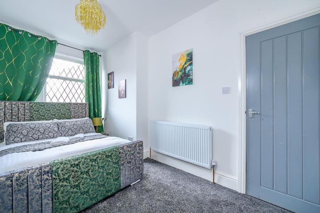 -16Pt- For Your Relaxed & Cosy Stay & Free Parking Лидс Экстерьер фото